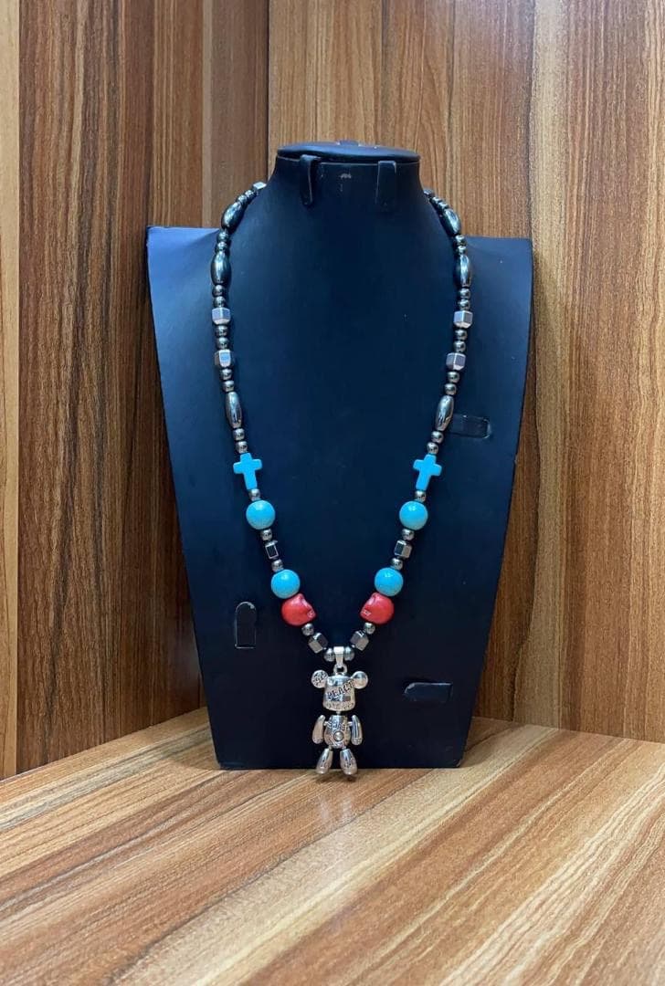 Beaded fashion necklace