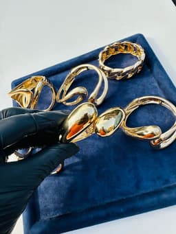 Rich aunty bangles